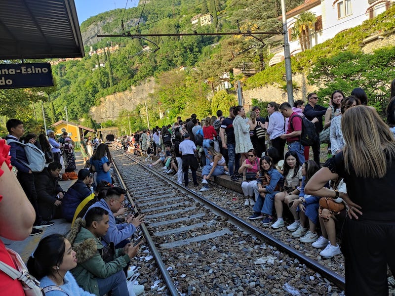 FILT, CAOS ALLA STAZIONE DI VARENNA: LAVORATORI LASCIATI SOLI